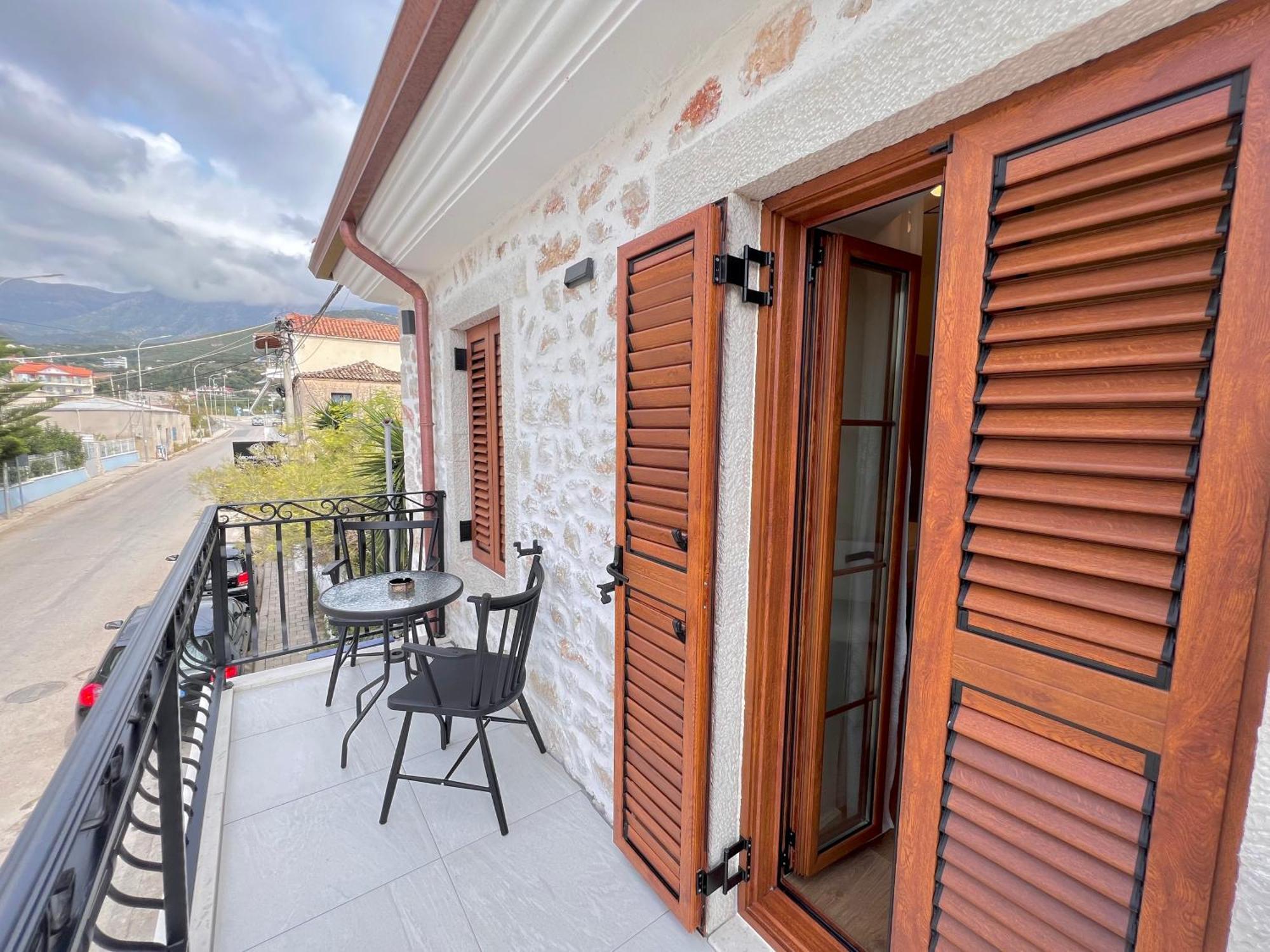 Elpis Guest House Himarë Exterior foto